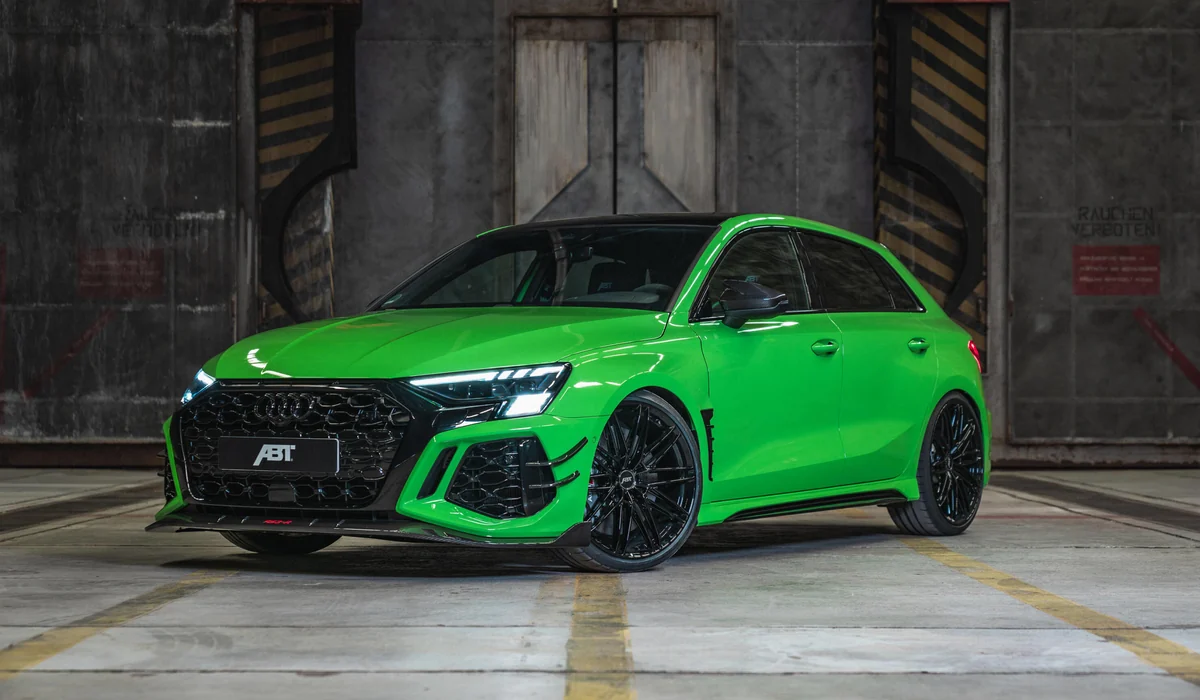 Audi RS3 disponibile per noleggio auto sportiva a Riccione