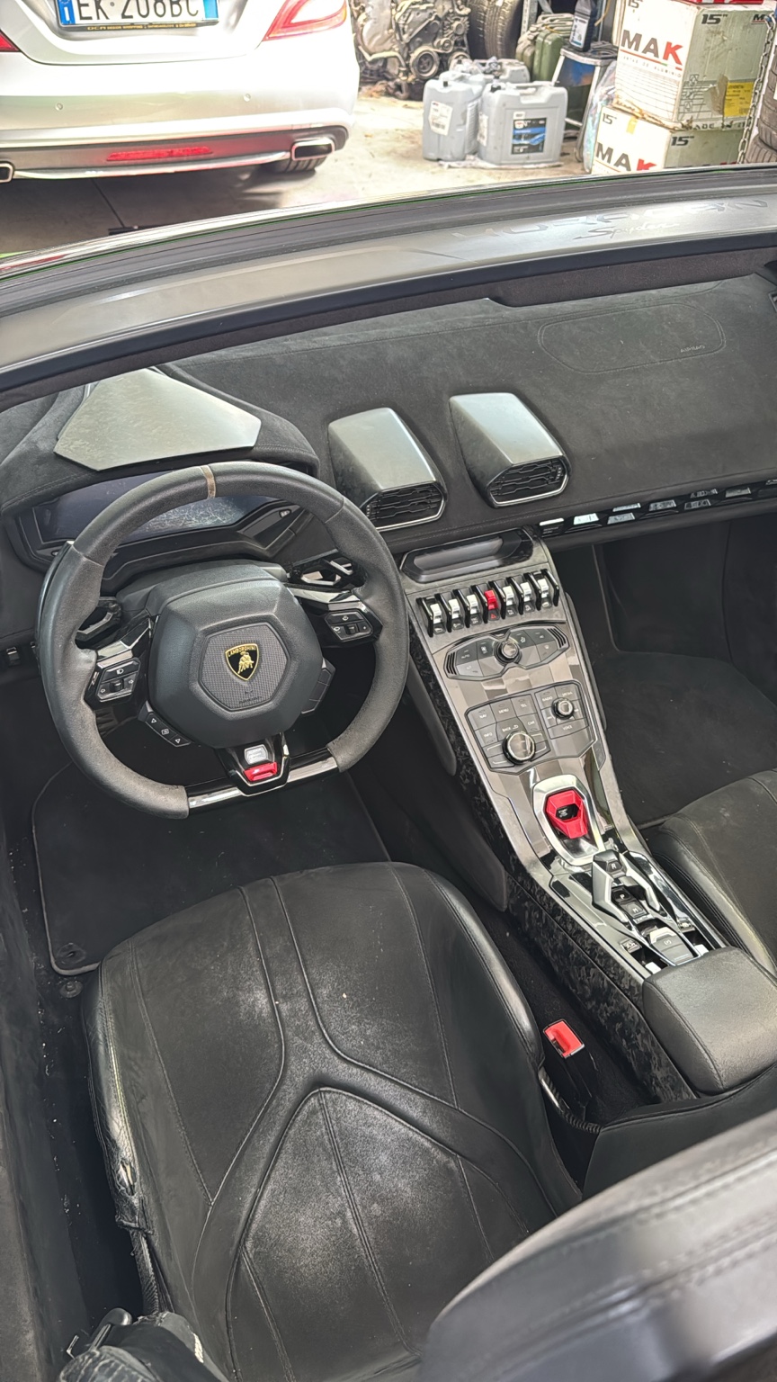 Interni Lamborghini Huracán Lux Drive